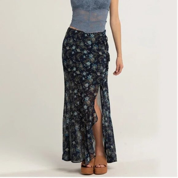 Free People Femme Edge Maxi Skirt Indigo Blue Floral Size 6 - Picture 3 of 10